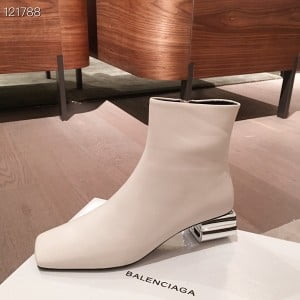 Balenciaga BB Logo Heel Ankle Boots Calfskin Leather Fall/Winter 2020 Collection - Image 8