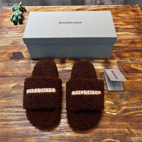 Balenciaga Logo Furry Slides Unisex Shoes Fall/Winter 2022 Collection Size *