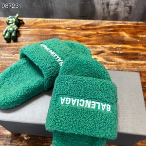 Balenciaga Logo Furry Slides Unisex Shoes Fall/Winter 2022 Collection - Image 3