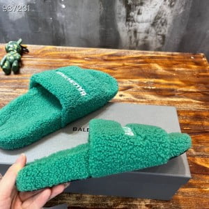 Balenciaga Logo Furry Slides Unisex Shoes Fall/Winter 2022 Collection - Image 4