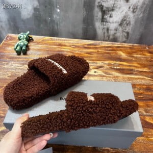 Balenciaga Logo Furry Slides Unisex Shoes Fall/Winter 2022 Collection - Image 4