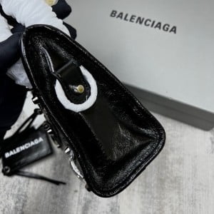 Balenciaga Logo Neo Classic Bag 23cm Calfskin Leather Spring/Summer 2022 Collection - Image 4