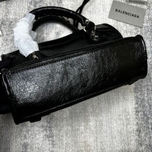Balenciaga Logo Neo Classic Bag 23cm Calfskin Leather Spring/Summer 2022 Collection - Image 5