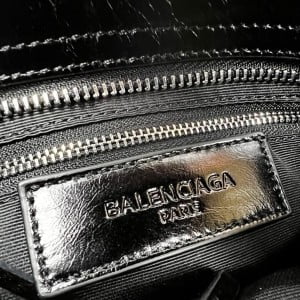 Balenciaga Logo Neo Classic Bag 23cm Calfskin Leather Spring/Summer 2022 Collection - Image 9