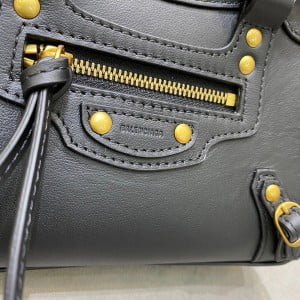 Balenciaga Neo Classic Bag Smooth Calfskin Leather Aged Gold Hardware Fall/Winter 2020 Collection - Image 5