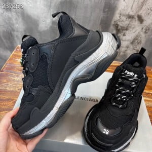 Balenciaga Triple S Clear Sole Unisex Sneakers Fall/Winter 2022 Collection - Image 4