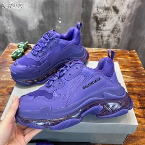 Balenciaga Triple S Clear Sole Unisex Sneakers Fall/Winter 2022 Collection - Image 5