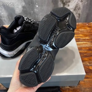 Balenciaga Triple S Clear Sole Unisex Sneakers Fall/Winter 2022 Collection - Image 5
