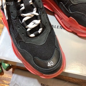 Balenciaga Triple S Clear Sole Unisex Sneakers Fall/Winter 2022 Collection - Image 6