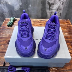 Balenciaga Triple S Clear Sole Unisex Sneakers Fall/Winter 2022 Collection - Image 7