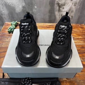 Balenciaga Triple S Clear Sole Unisex Sneakers Fall/Winter 2022 Collection - Image 8
