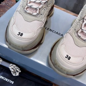 Balenciaga Triple S Clear Sole Unisex Sneakers Fall/Winter 2022 Collection - Image 9