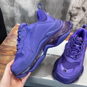 Balenciaga Triple S Clear Sole Unisex Sneakers Fall/Winter 2022 Collection - Image 9
