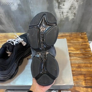 Balenciaga Triple S Clear Sole Unisex Sneakers Fall/Winter 2022 Collection - Image 9