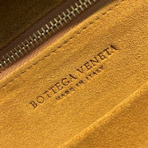 Bottega Veneta Arco Shoulder Bag 22cm Calfskin Leather 2020 Spring/Summer Collection - Image 9