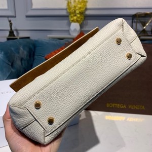 Bottega Veneta Arco Shoulder Bag 22cm Grained Calfskin Leather 2020 Spring/Summer Collection - Image 5