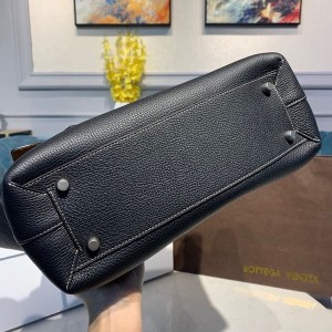 Bottega Veneta Arco Shoulder Bag 32cm Grained Calfskin Leather 2020 Spring/Summer Collection - Image 3