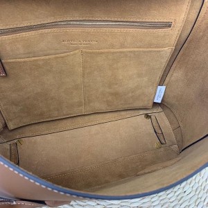 Bottega Veneta Arco Shoulder Bag 48cm Calfskin Leather 2020 Spring/Summer Collection - Image 4