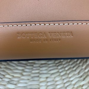 Bottega Veneta Arco Shoulder Bag 48cm Calfskin Leather 2020 Spring/Summer Collection - Image 8