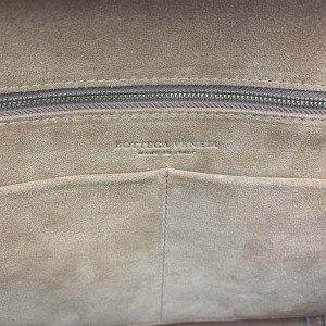 Bottega Veneta Arco Shoulder Bag 48cm Grained Calfskin Leather 2020 Spring/Summer Collection - Image 8