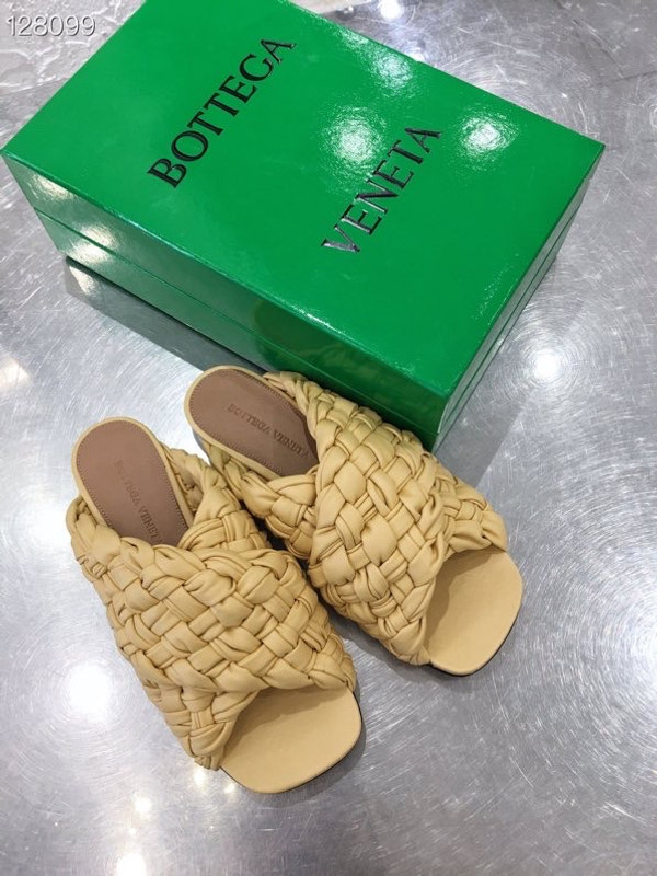 Bottega Veneta Board Flat Sandals Calfskin Leather Fall/Winter 2020 Collection Size