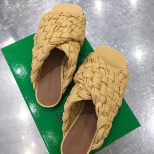 Bottega Veneta Board Flat Sandals Calfskin Leather Fall/Winter 2020 Collection - Image 6