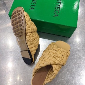 Bottega Veneta Board Flat Sandals Calfskin Leather Fall/Winter 2020 Collection - Image 7