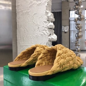 Bottega Veneta Board Flat Sandals Calfskin Leather Fall/Winter 2020 Collection - Image 9