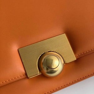 Bottega Veneta Classic Shoulder Bag 28cm 587222 Calfskin Leather Spring/Summer 2021 Collection - Image 9