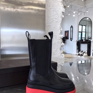 Bottega Veneta Flat Triple-Sole Leather Boots Calfskin Leather Fall/Winter 2020 Collection - Image 8