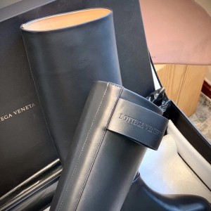 Bottega Veneta Knee High Equestrian Boots Calfskin Leather Fall/Winter 2020 Collection - Image 3
