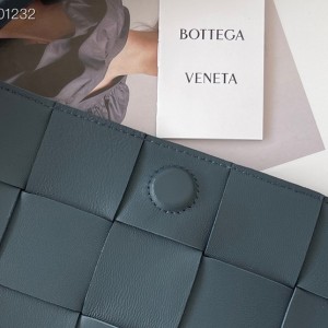 Bottega Veneta Mini Cassette Bag 24cm 578004 Lambskin Leather Silver Hardware Fall/Winter 2022 Collection - Image 5