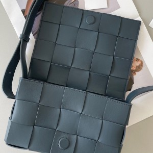 Bottega Veneta Mini Cassette Bag 24cm 578004 Lambskin Leather Silver Hardware Fall/Winter 2022 Collection - Image 6