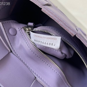 Bottega Veneta Mini Cassette Bag 24cm 578004 Lambskin Leather Silver Hardware Fall/Winter 2022 Collection - Image 9