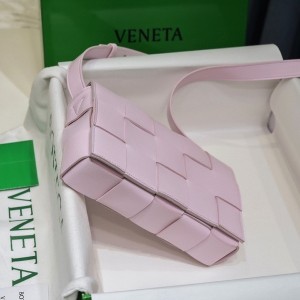 Bottega Veneta Mini Cassette Bag 24cm 578004 Lambskin Leather Spring/Summer 2022 Collection - Image 4