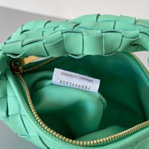 Bottega Veneta Mini Jodie Shoulder Bag 23cm 651876 Calfskin Leather Spring/Summer 2022 Collection - Image 8