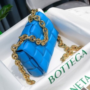 Bottega Veneta Padded Cassette Shoulder Bag 26cm 631421 Lambskin Leather Spring/Summer 2022 Collection - Image 3