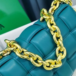 Bottega Veneta Padded Cassette Shoulder Bag 26cm 631421 Lambskin Leather Spring/Summer 2022 Collection - Image 5