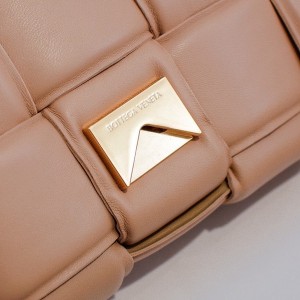 Bottega Veneta Padded Cassette Shoulder Bag 26cm 631421 Lambskin Leather Spring/Summer 2022 Collection - Image 8