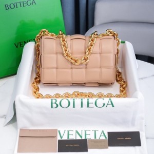Bottega Veneta Padded Cassette Shoulder Bag 26cm 631421 Lambskin Leather Spring/Summer 2022 Collection - Image 9