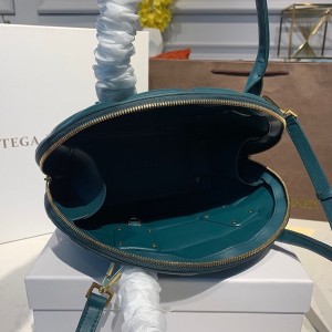 Bottega Veneta Padded Shoulder Bag 22cm Calfskin Leather 2020 Spring/Summer Collection - Image 5