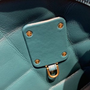 Bottega Veneta Padded Shoulder Bag 22cm Calfskin Leather 2020 Spring/Summer Collection - Image 6
