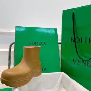 Bottega Veneta Puddles PVC Ankle Boots Fall/Winter 2020 Collection - Image 4