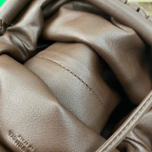 Bottega Veneta The Mini Pouch Bag 22cm 585852 Calfskin Leather Spring/Summer 2021 Collection - Image 4