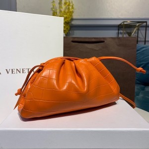 Bottega Veneta The Mini Pouch Shoulder Bag 22cm Crocodile Stamp Calfskin Leather 2020 Spring/Summer Collection - Image 4