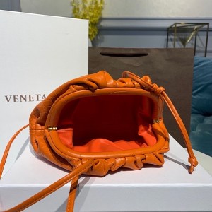 Bottega Veneta The Mini Pouch Shoulder Bag 22cm Crocodile Stamp Calfskin Leather 2020 Spring/Summer Collection - Image 7