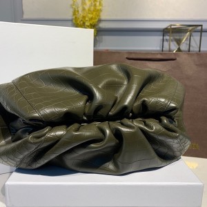 Bottega Veneta The Pouch Bag 38cm Crocodile Stamp Calfskin Leather 2020 Spring/Summer Collection - Image 4