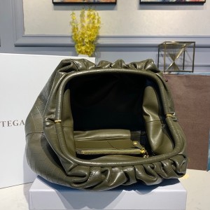 Bottega Veneta The Pouch Bag 38cm Crocodile Stamp Calfskin Leather 2020 Spring/Summer Collection - Image 8