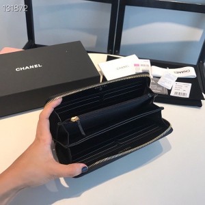 Chanel 19 Zippy Wallet Gold Hardware Lambskin Leather Fall/Winter 2020 Collection - Image 8