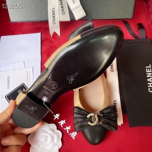 Chanel Bow Embellished Flats Calfskin Leather Fall/Winter 2020 Collection - Image 3